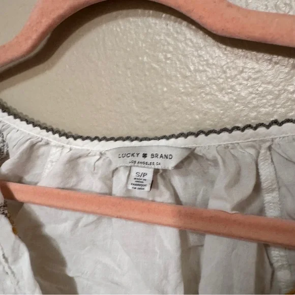 LUCKY BRAND Embroidered White Blouse with Gold Accents - Picture 4 of 7